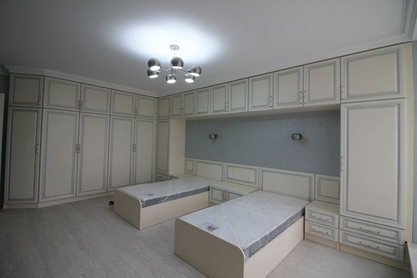 Детская комната для двоих детей в классическом стиле